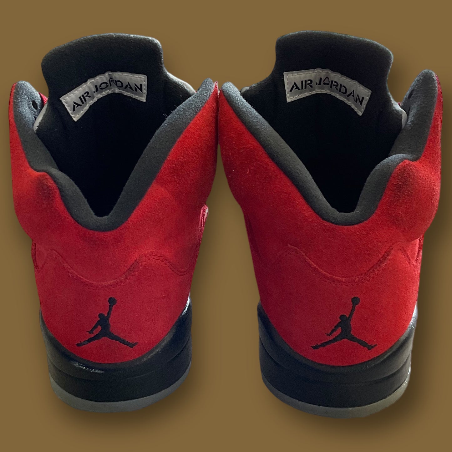 RESALE - NIKE MICHAEL JORDAN AIR JORDAN 5 RETRO SE DD0587-600 RAGING BULL *Size 9* w/ Shoe Box