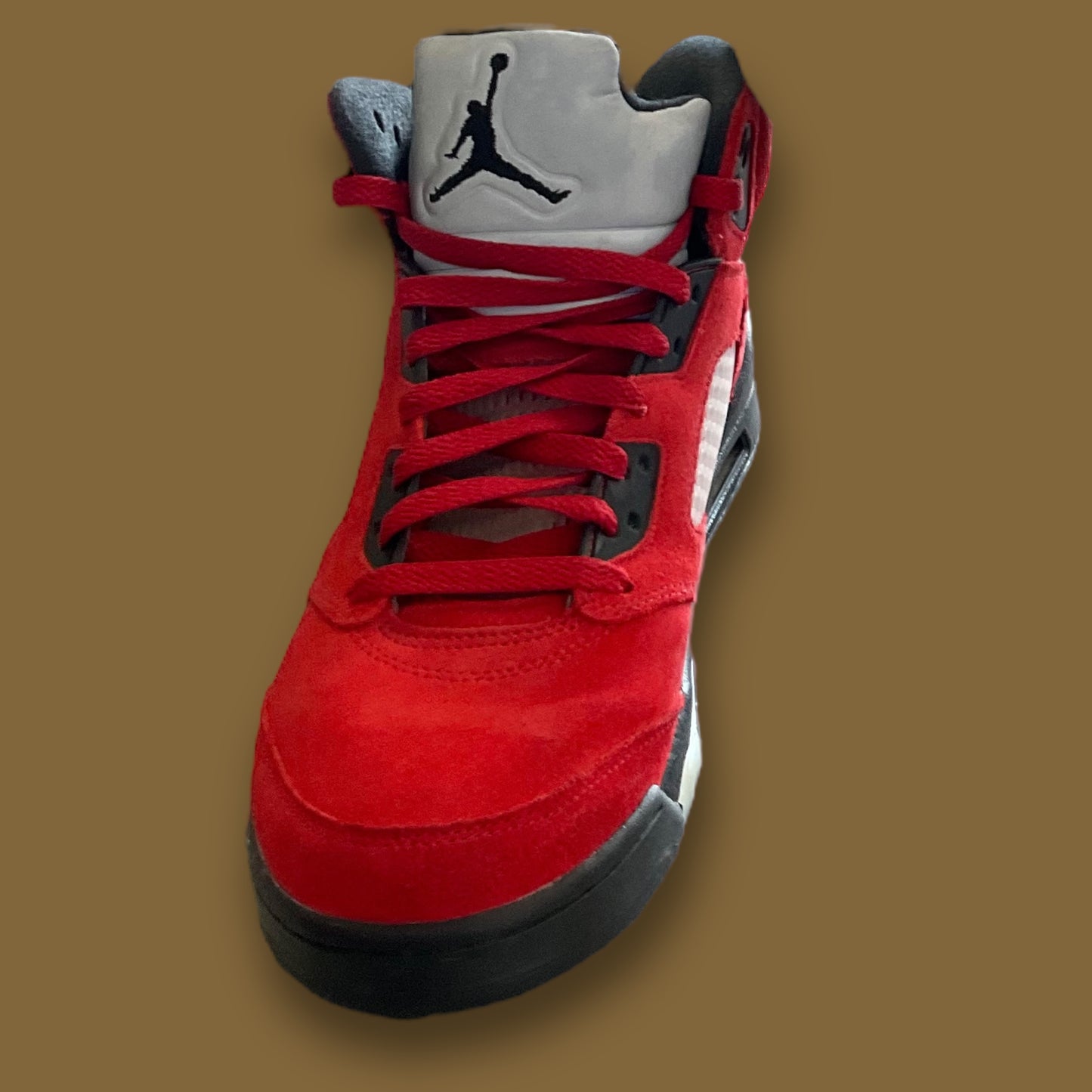 RESALE - NIKE MICHAEL JORDAN AIR JORDAN 5 RETRO SE DD0587-600 RAGING BULL *Size 9* w/ Shoe Box