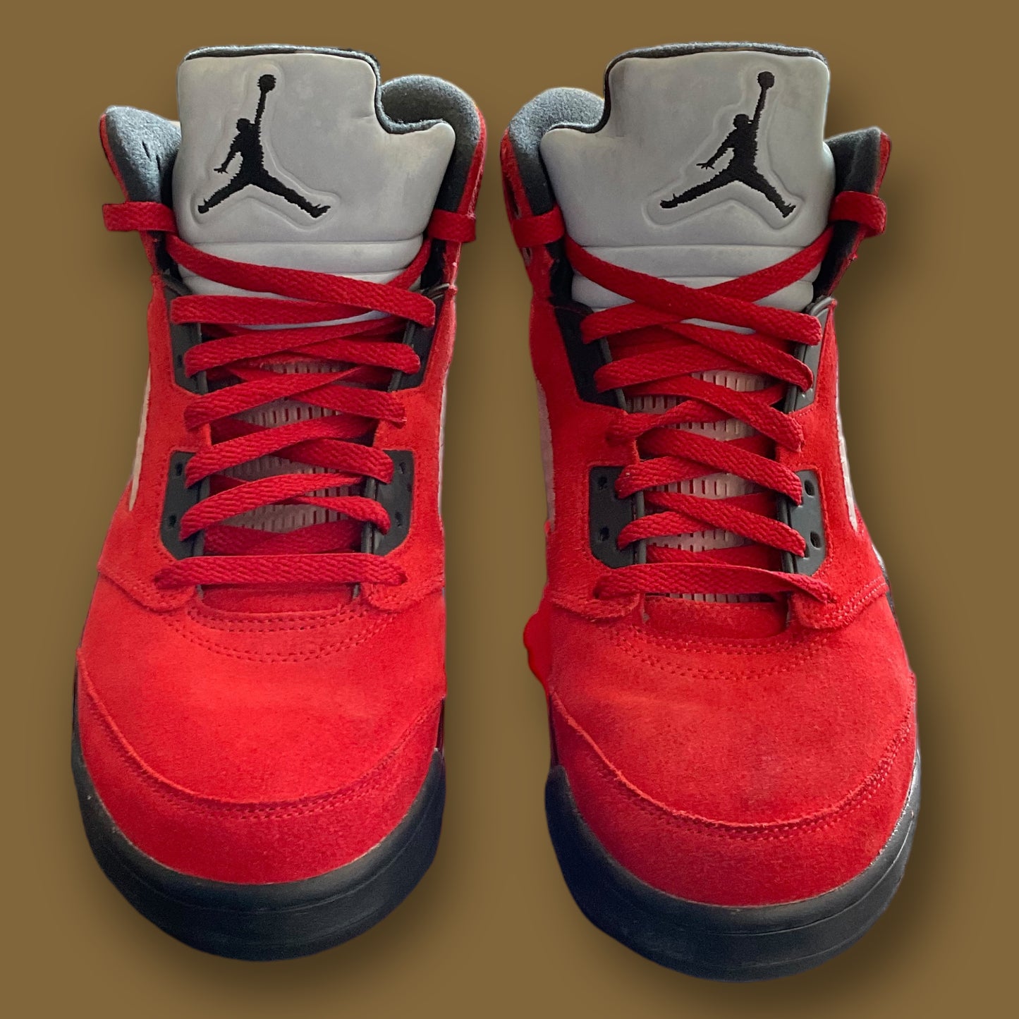 RESALE - NIKE MICHAEL JORDAN AIR JORDAN 5 RETRO SE DD0587-600 RAGING BULL *Size 9* w/ Shoe Box